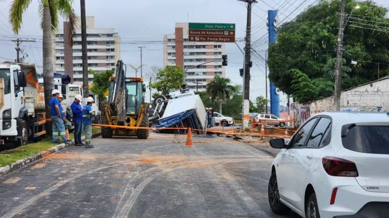 Obra emergencial em adutora é concluída na Ponta Negra