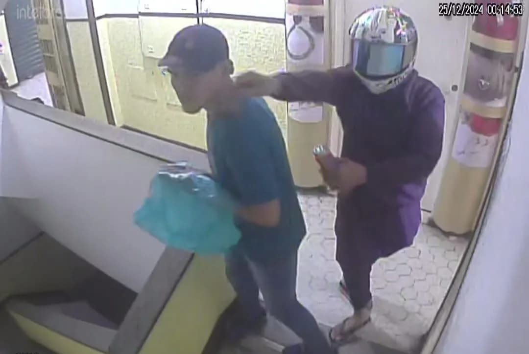 VÍDEO: Criminosos fazem a limpa em joalheria na madrugada de Natal em Manaus