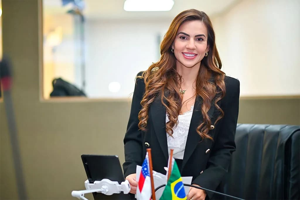 Projeto de Débora Menezes que cria cadastro de pedófilos no Amazonas é aprovado
