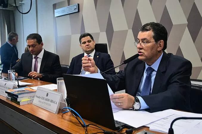 CCJ do Senado aprova relatório que regulamenta reforma tributária
