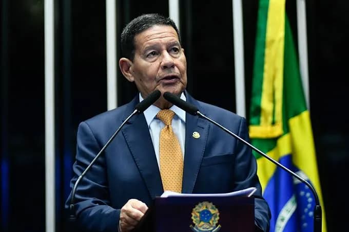 Mourão sai em defesa de Braga Netto: &#8220;Não representa risco a ordem pública&#8221;
