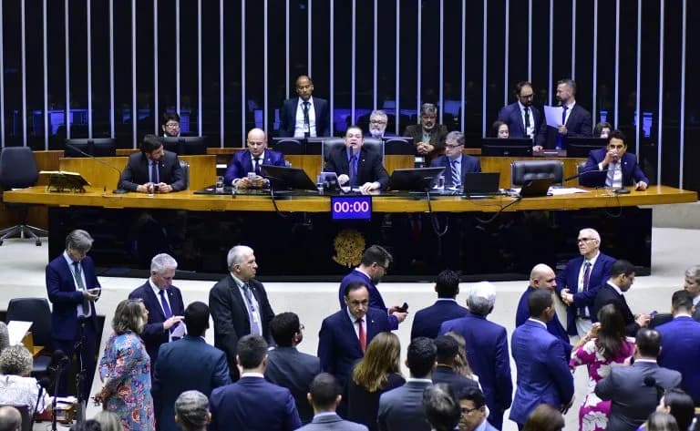 Câmara aprova castração química para pedófilos; texto segue para o Senado