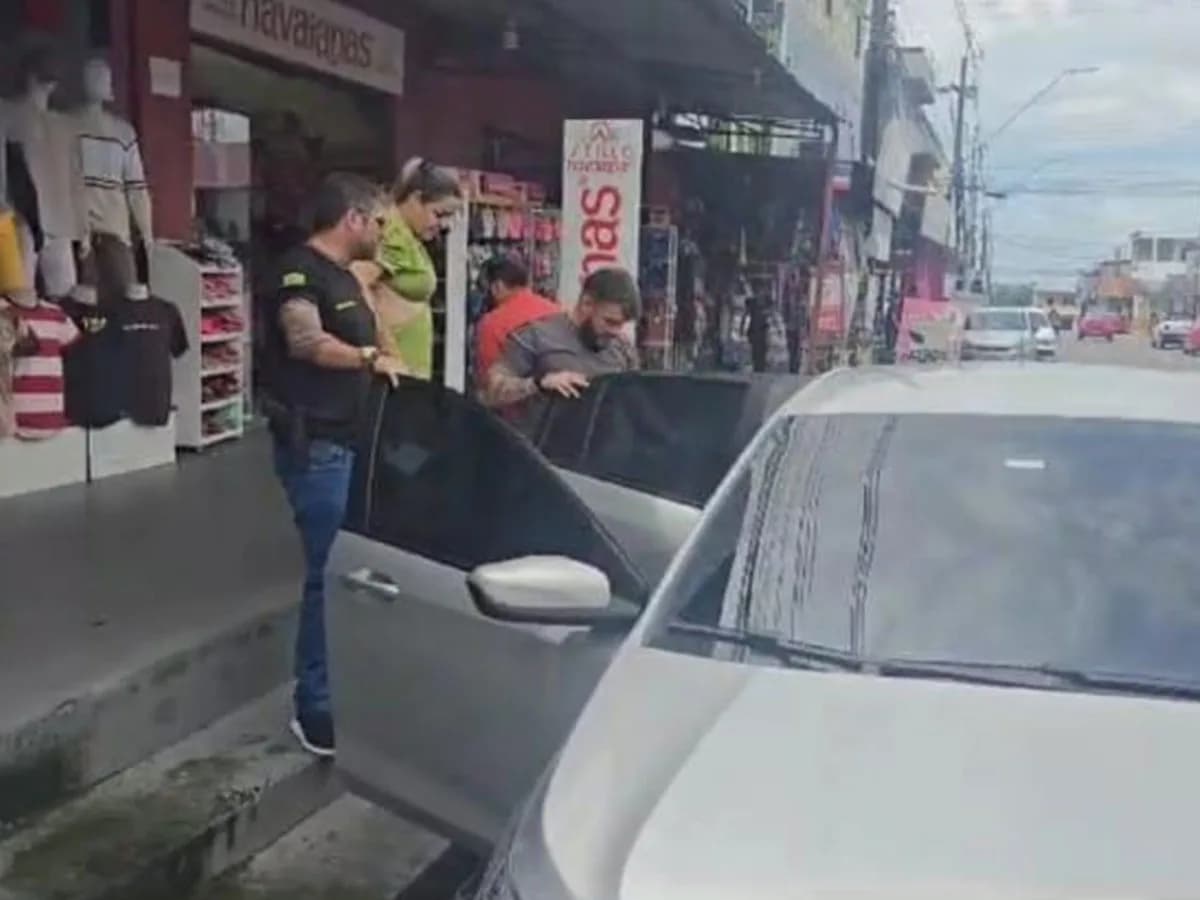 Dupla é presa por desviar mais de R$ 170 mil de loja de informática em Manaus