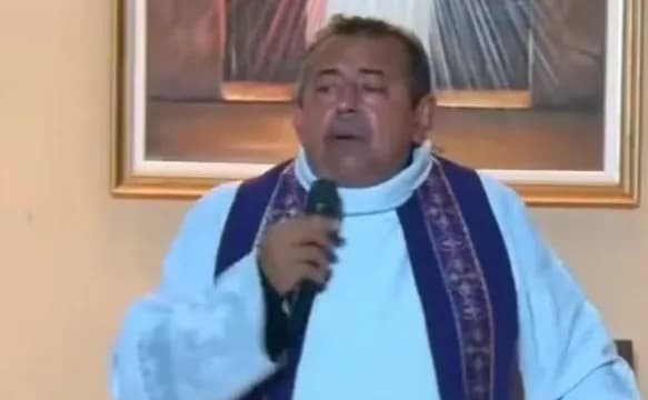 VÍDEO: Padre viraliza ao criticar &#8216;troca&#8217; de Jesus por papai noel no Natal: &#8220;Sociedade imunda&#8221;