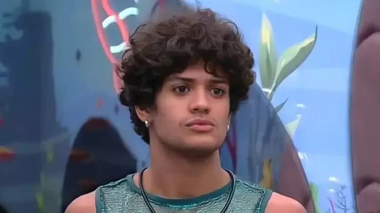 Ex-BBB é acordado por policiais durante operação contra tráfico de drogas
