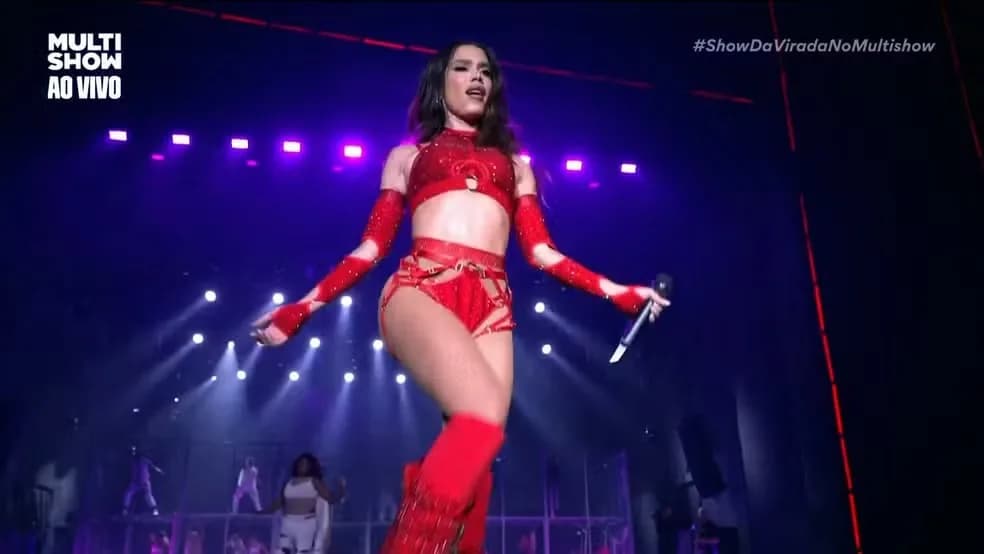 Globo é criticada após transmitir show de Anitta na virada do ano: &#8220;Não é um show artístico, é uma p#taria&#8221;