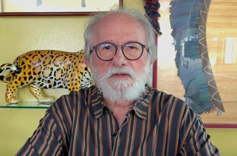Autor paraense Paes Loureiro chega a Manaus para lançar o livro &#8216;Cultura Amazônica Sempre&#8217;, na Valer Teatro