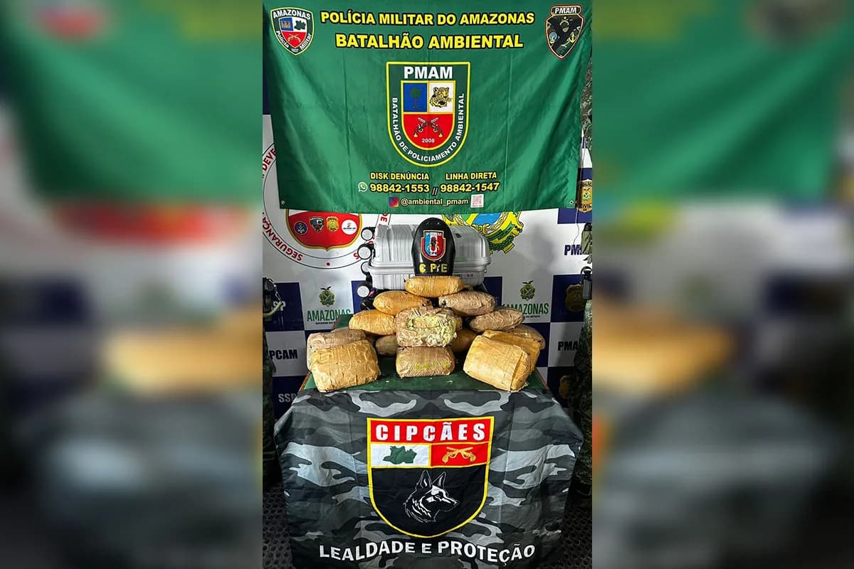 Com auxílio de cão policial, PM encontra 29 quilos de oxi em malas