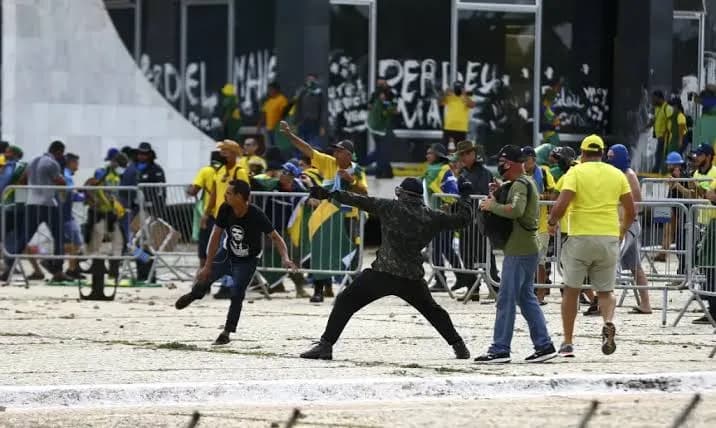 Dois anos da tentativa de golpe será marcado por &#8216;Abraço à Democracia&#8217;