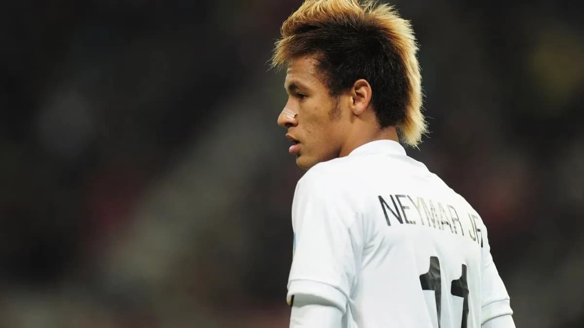 Neymar de volta ao Brasil: Relembre a carreira do jogador no Santos