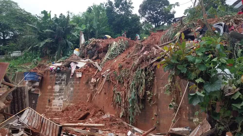 Deslizamentos após temporal deixam 7 mortos em MG