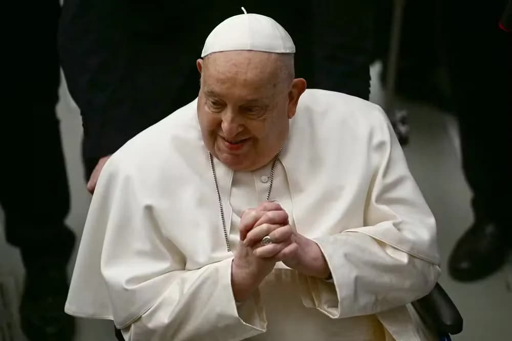 Papa Francisco agradece orações após sair do estado crítico e cancela audiência de sábado