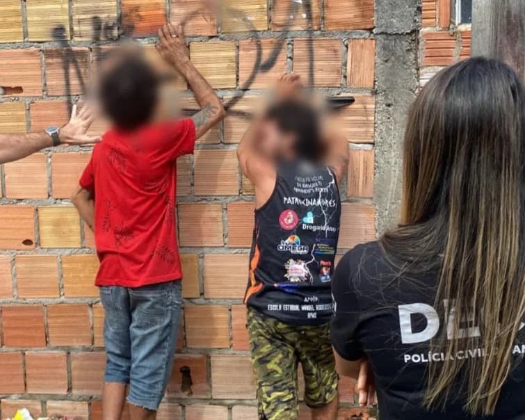 Irmãos são presos por maus-tratos contra própria mãe em Manaus