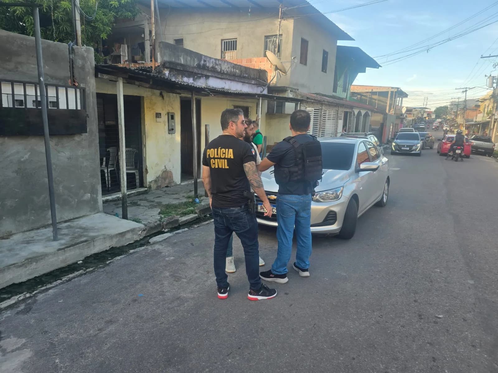 VÍDEOS: Homem morre após confronto a tiros com a Polícia em Manaus