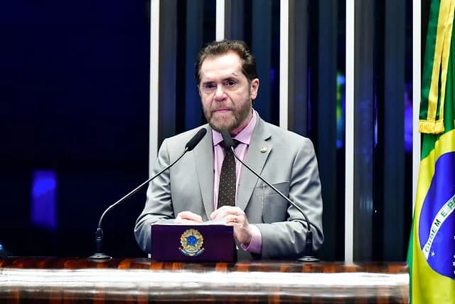Plínio Valério avalia um Senado &#8220;enfraquecido e desgastado&#8221; e confirma continuidade de &#8220;trabalho amazônico&#8221; por reeleição
