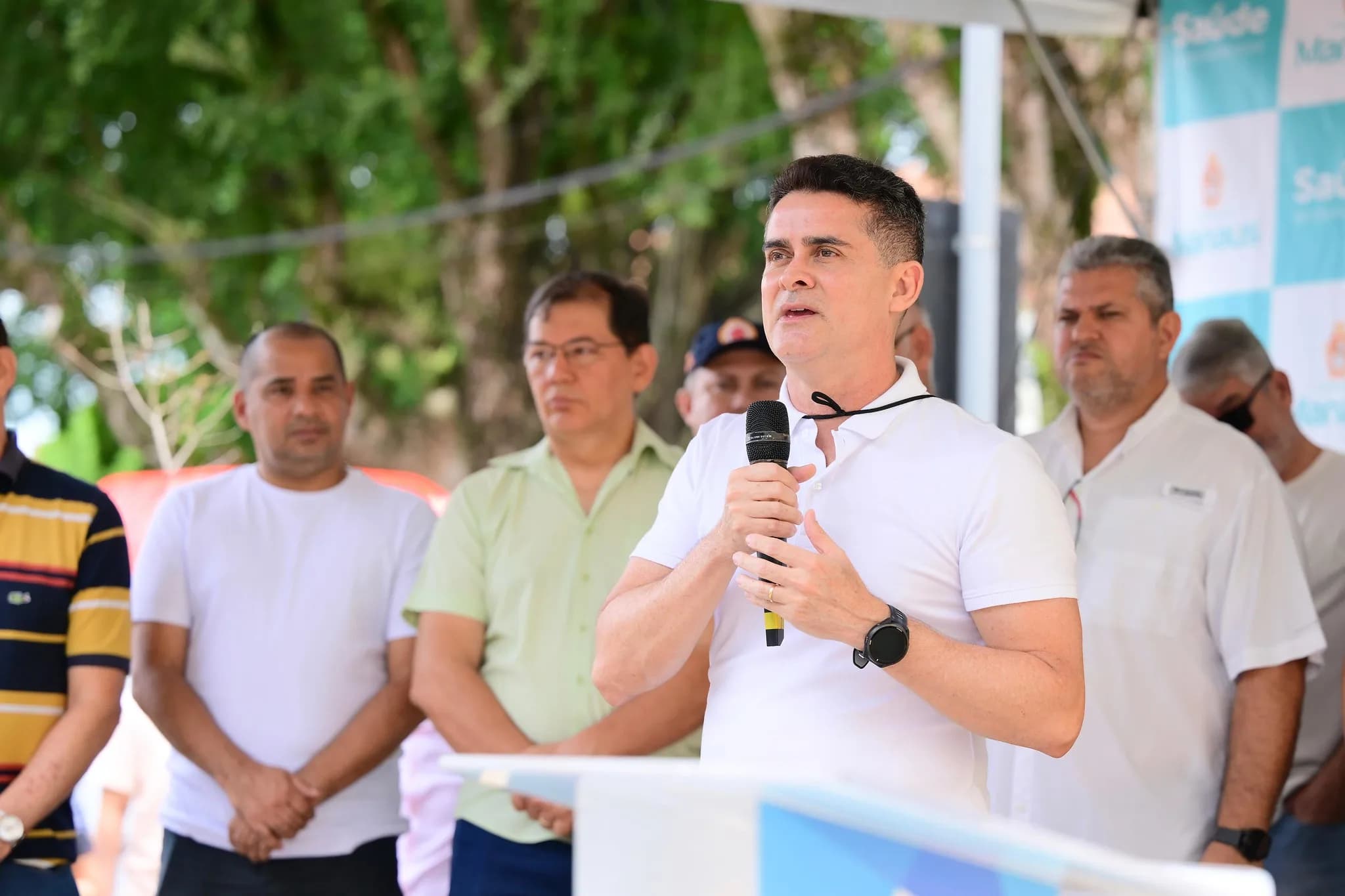 David Almeida fala pela primeira vez após viagem ao Caribe: “errei”