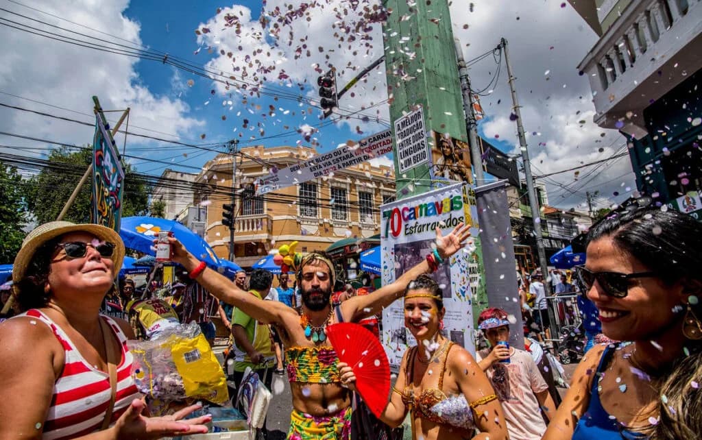 Carnaval é feriado ou ponto facultativo? Entenda se você terá folga em 2025