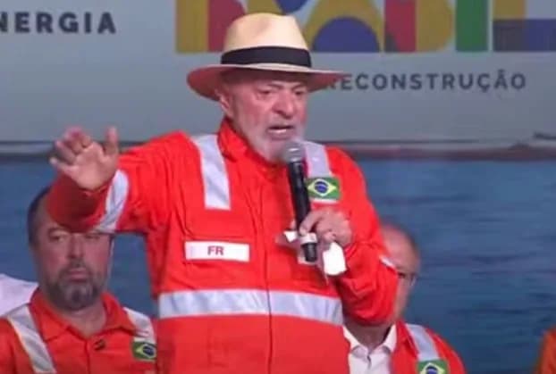 &#8220;Eu bebo outro álcool, a gasolina não&#8221;, diz Lula em defesa da Petrobrás