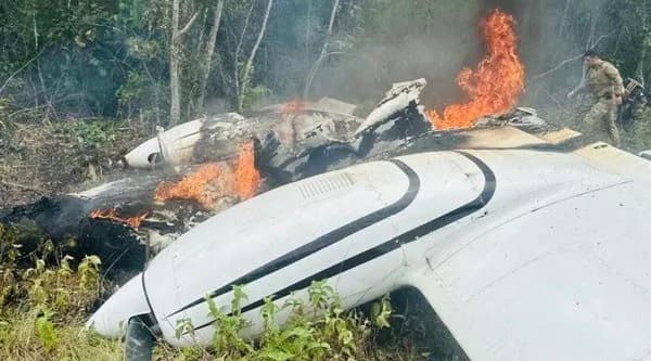 FAB intercepta avião com 500 kg de drogas no Peru