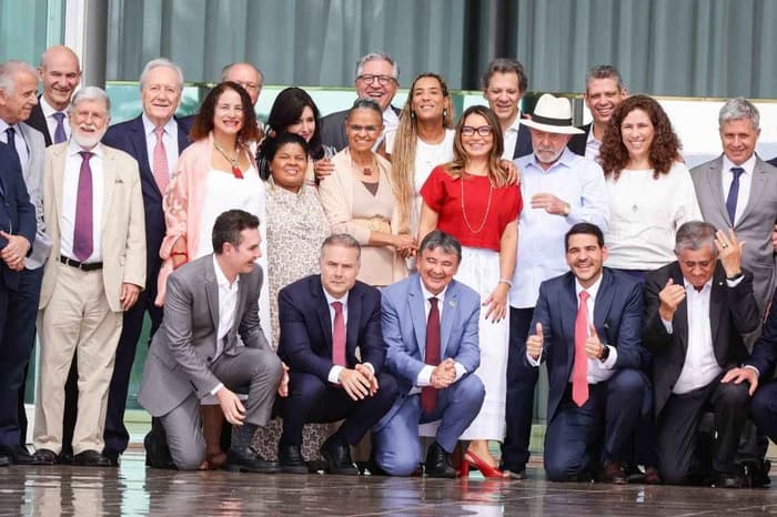 Covid: além de Nísia, 14 ministros de Lula têm vacinação incompleta