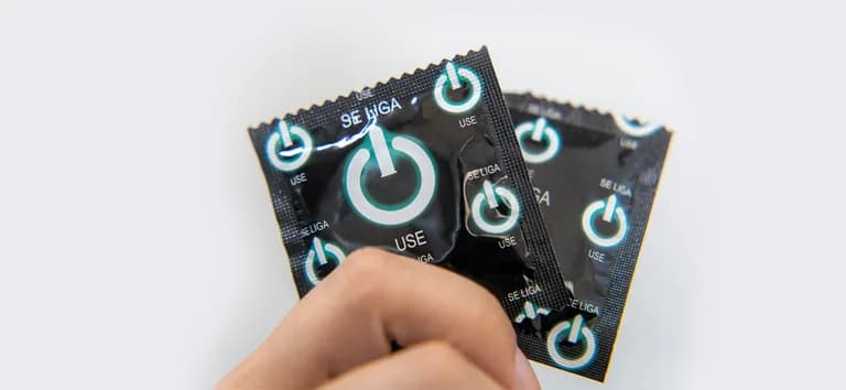 Quase 60% dos brasileiros deixaram de usar camisinha nos últimos 12 meses; Saiba os riscos