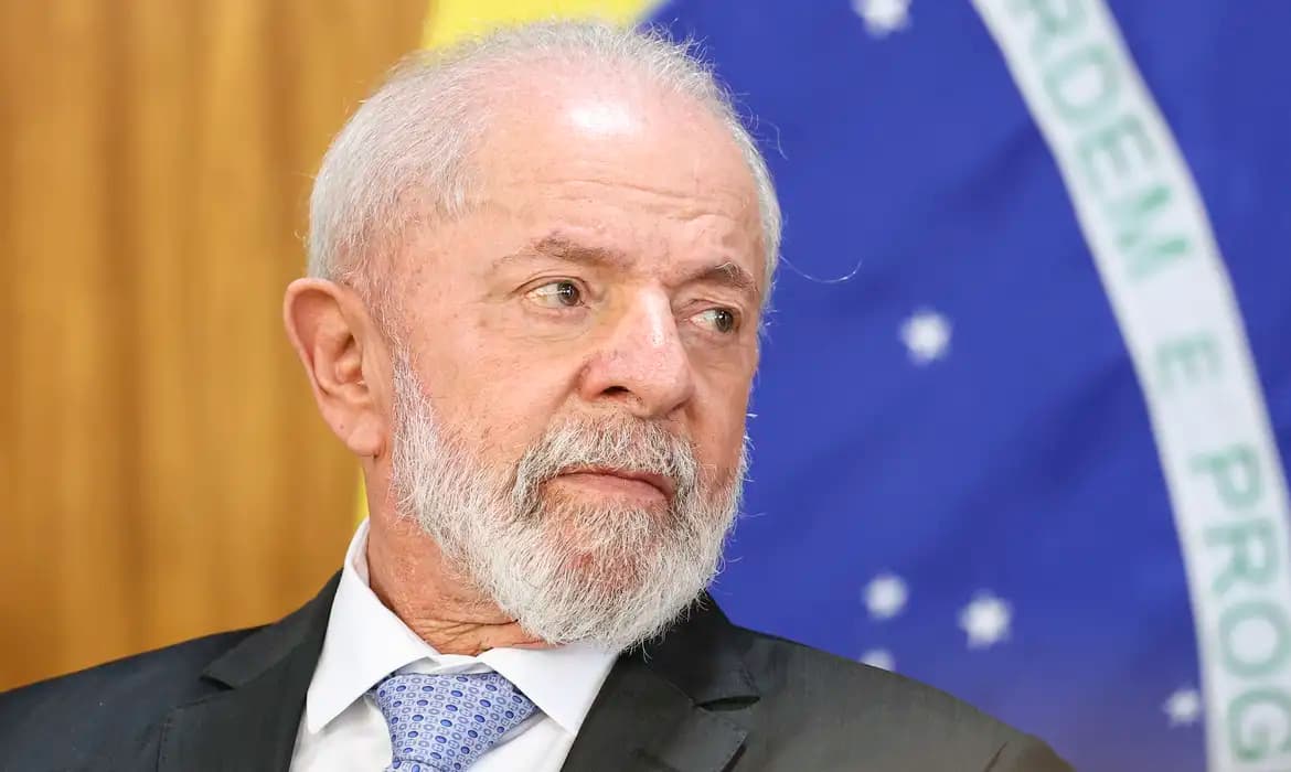 VÍDEO: Lula se pronuncia sobre denúncia contra Bolsonaro: &#8220;Tem direito à presunção da inocência&#8221;