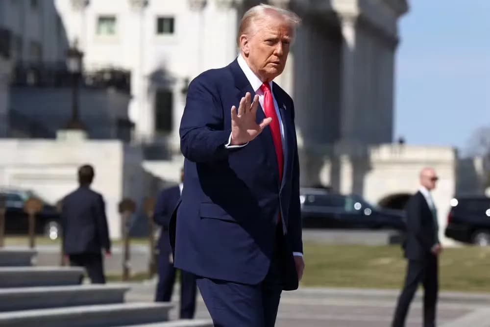 Trump anuncia que vai conversar com Putin na terça (18): &#8220;Queremos acabar com a guerra&#8221;