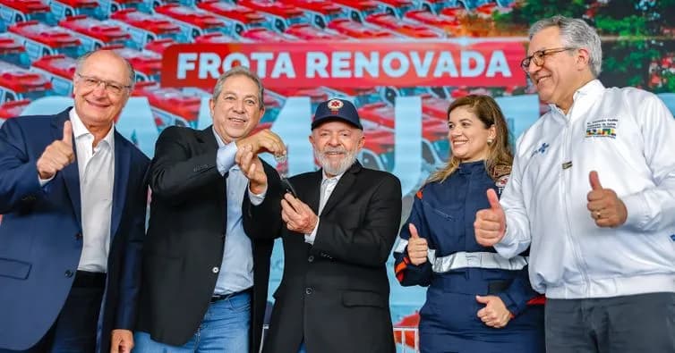 VÍDEOS: Lula quer descobrir quem &#8216;passou a mão&#8217; no preço do ovo