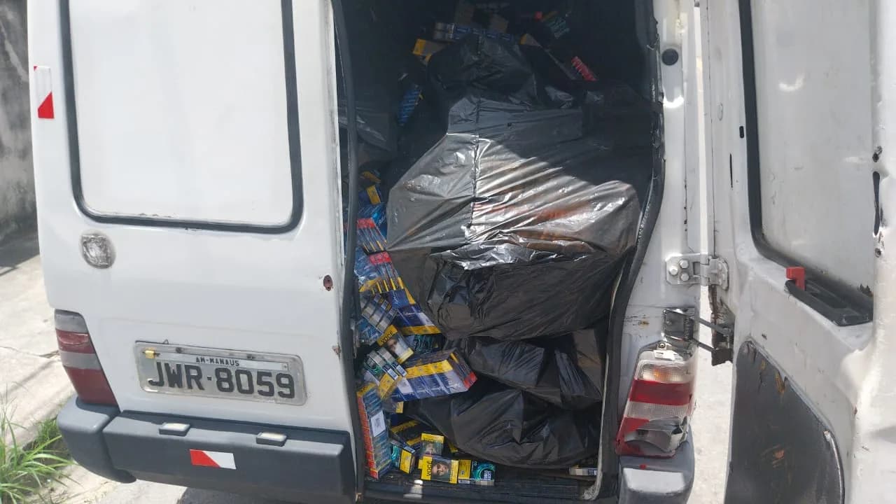 Após perseguição a criminosos, polícia apreende cigarros contrabandeados na zona Leste de Manaus