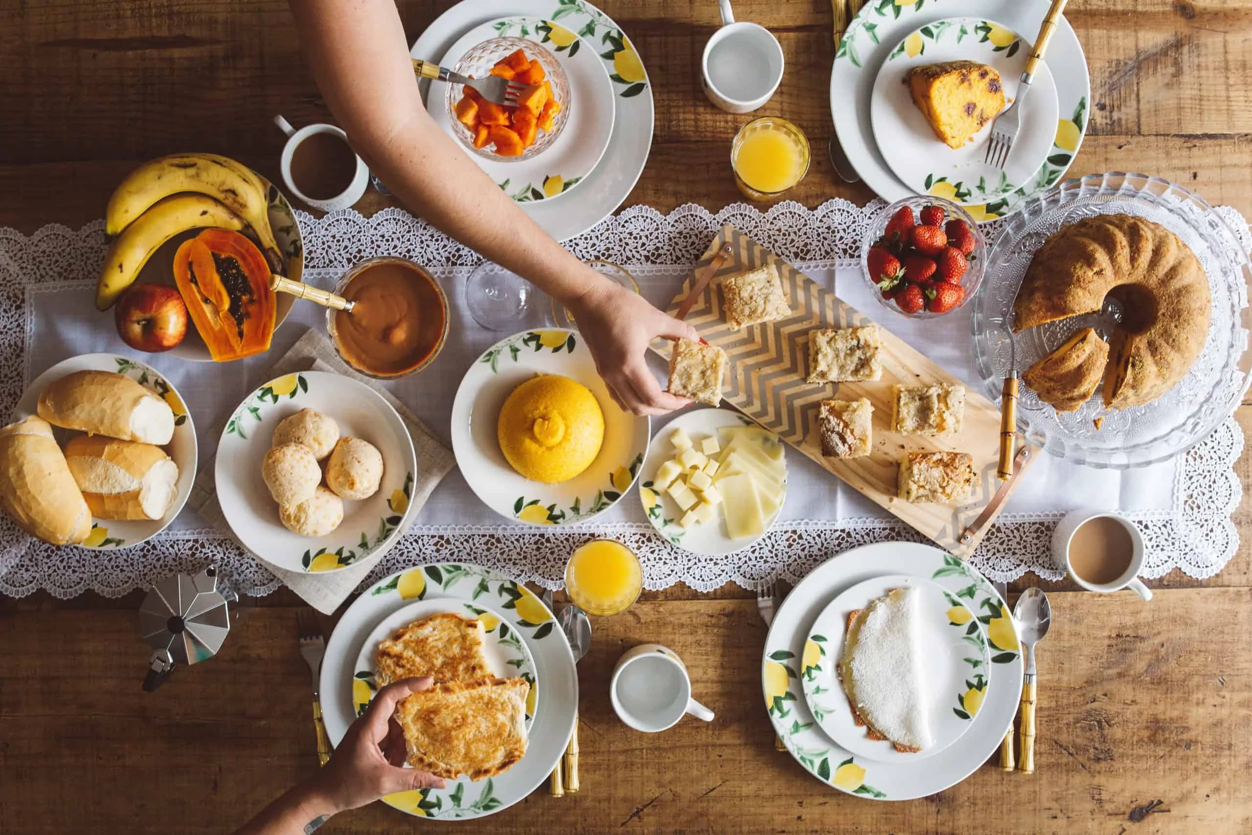 Decoração: saiba como montar uma mesa especial de café da manhã para o Dia da Mulher