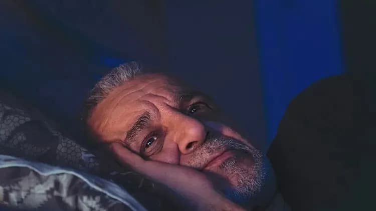 Você acorda de madrugada? Veja truques para voltar a dormir
