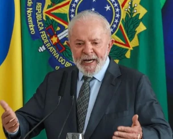 Comissão da Câmara pede investigação contra Lula por suposta interferência em fraudes do INSS