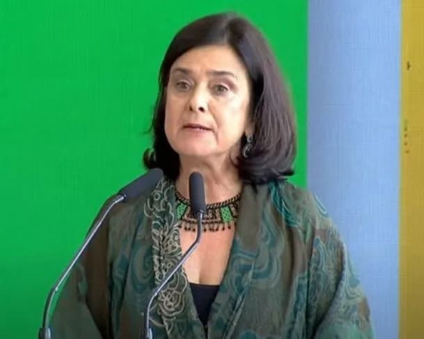 Nísia Trindade afirma ter sofrido &#8220;campanha de misógina e desvalorização&#8221; no Ministério da Saúde