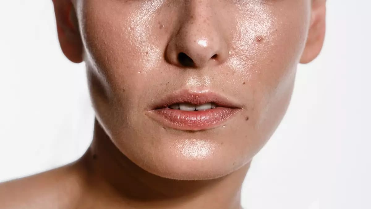 Pele Oleosa: Veja como acabar com esse problema, segundo especialista