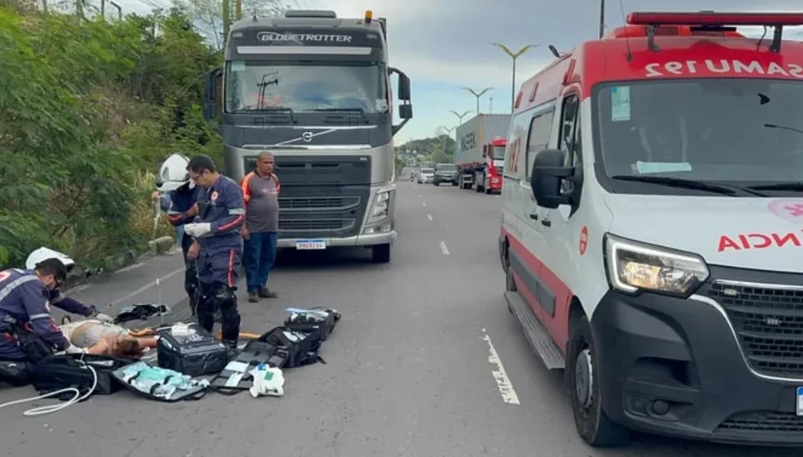 IMAGEM FORTE: Mulher arrastada por carreta morre 3 dias após acidente em Manaus