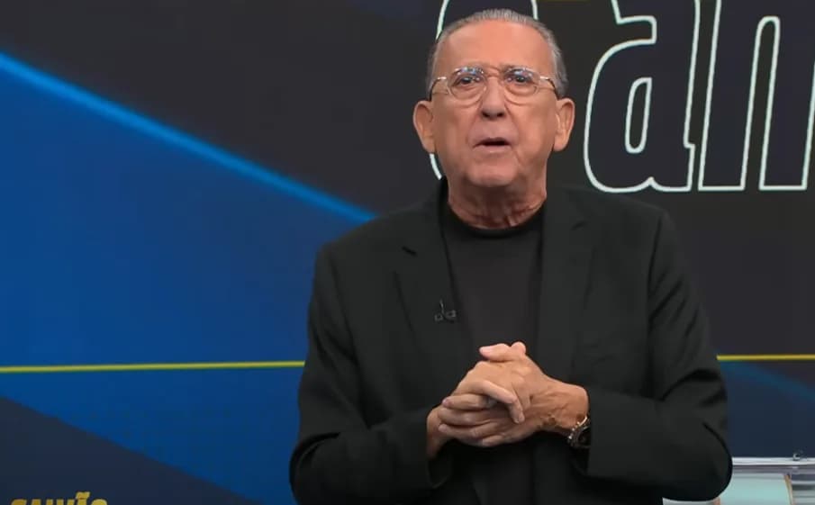 &#8220;Um crime&#8221;, diz Galvão Bueno sobre camisa vermelha da seleção brasileira