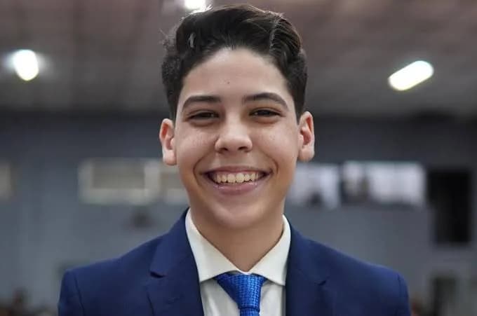 Pastor de 15 anos que viralizou por falar &#8220;línguas estranhas&#8221; em inglês recebe ameaças e pede orações