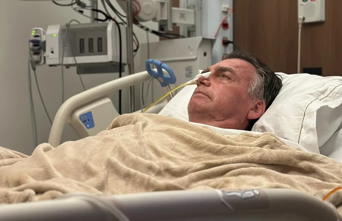 Jair Bolsonaro tem &#8220;boa evolução&#8221;, mas segue na UTI, segundo boletim médico
