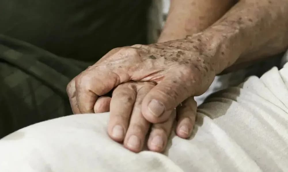 Anvisa aprova 1º medicamento que promete retardar Alzheimer