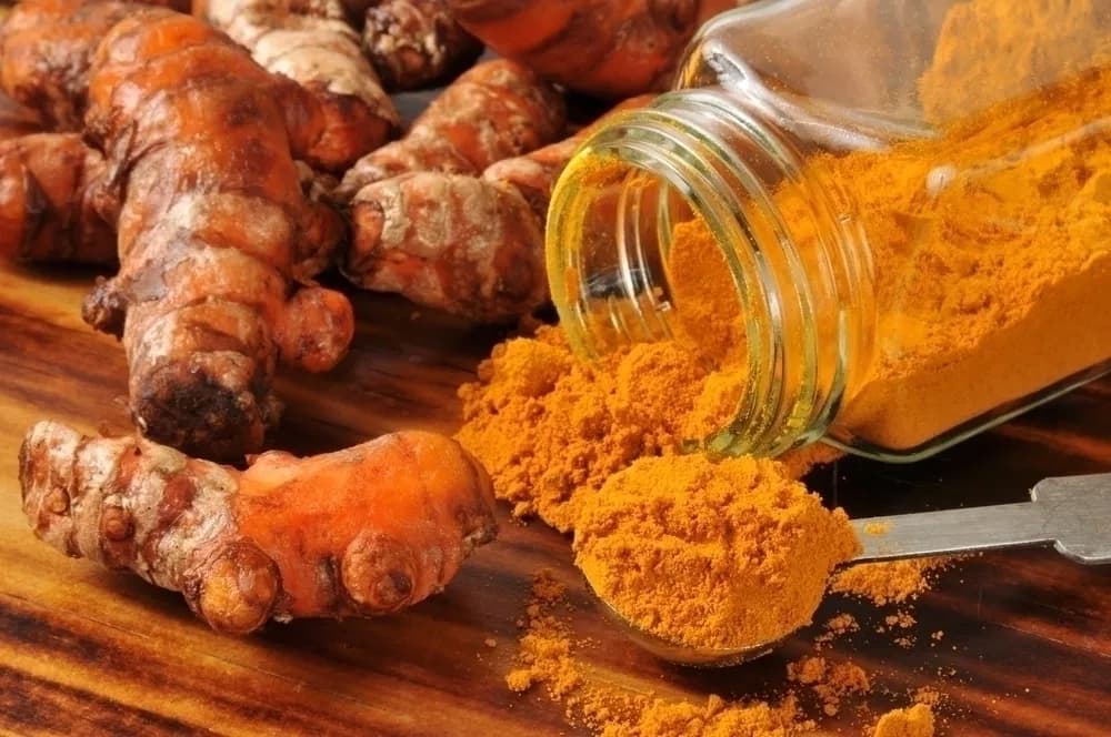 Cúrcuma é aliada no controle da diabetes? Entenda como o tempero pode ajudar