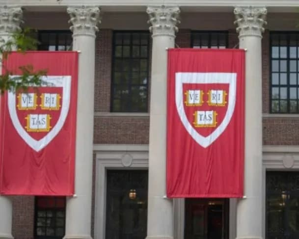 Donald Trump exige que Universidade de Harvard peça desculpas por &#8220;manifestações antissemitas&#8221;