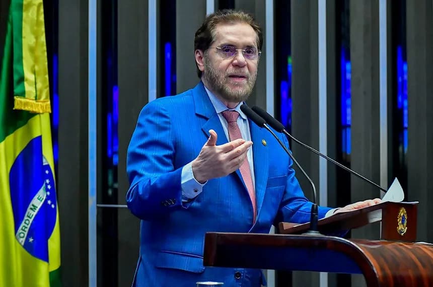 Plínio Valério defende a redistribuição de vagas na Câmara Federal