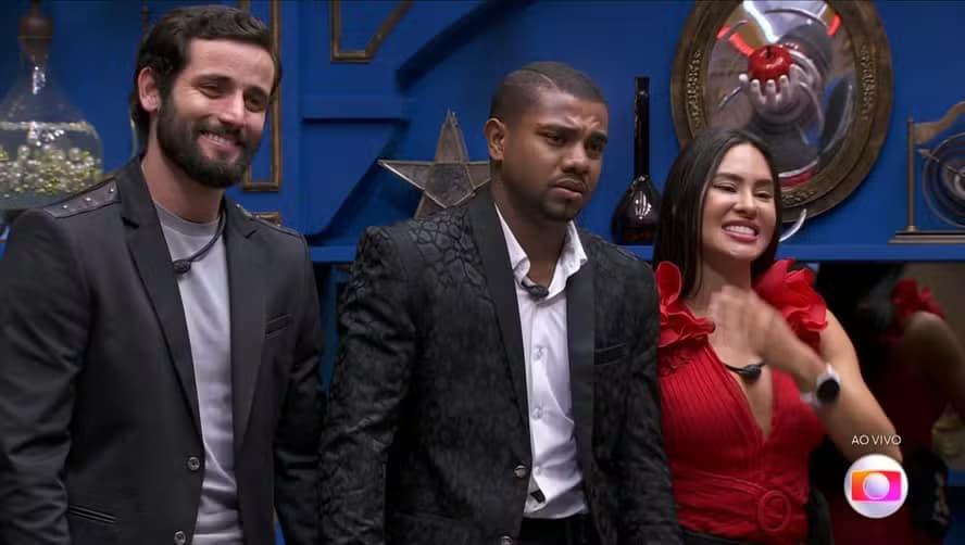 Davi Brito critica aliados do BBB 24 por não falarem com ele: &#8220;Bando de falsos&#8221;