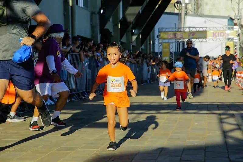 Corrida kids e práticas de saúde agitam mirante Lúcia Almeida em Manaus