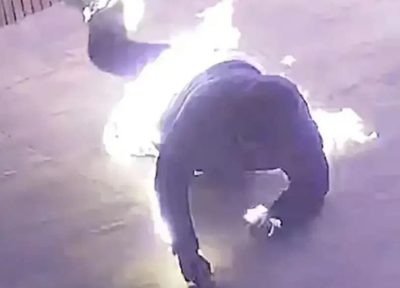Polícia divulga vídeo de homem que incendiou restaurante na Austrália