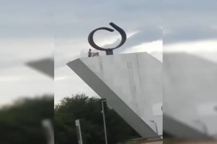 VÍDEO: Casal é flagrado fazendo sexo no topo do Panteão da Pátria, com vista para o STF, em Brasília