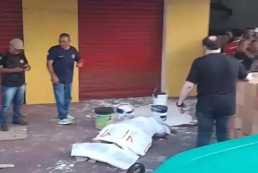 IMAGENS FORTES: Jovem de 19 anos é morto a tiros enquanto trabalhava na Compensa, em Manaus