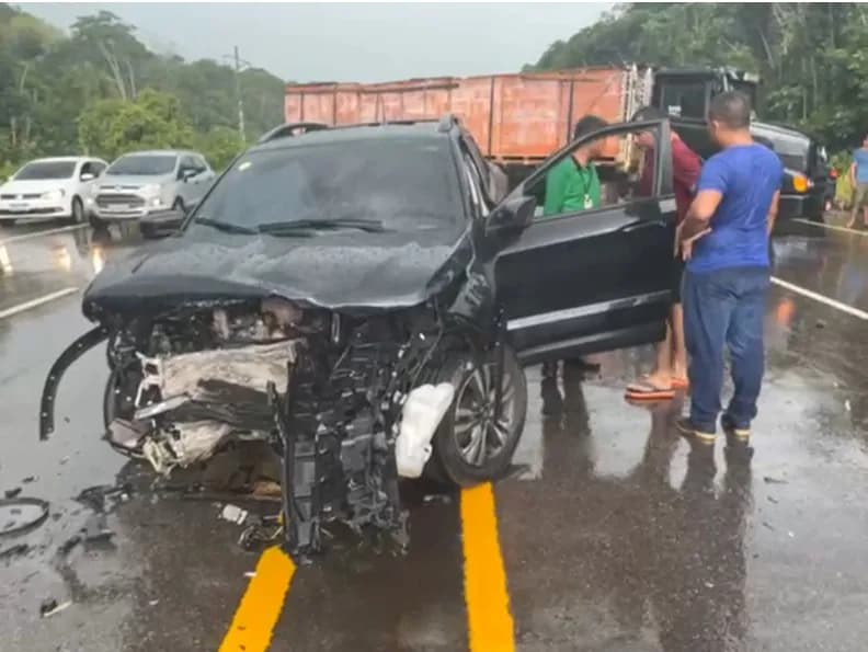 Acidente grave na AM-070 deixa gestante morta e rodovia interditada