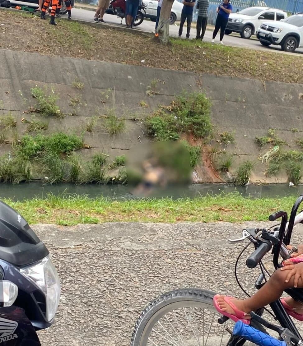 Corpo é encontrado por moradores do bairro Petrópolis às margens de igarapé
