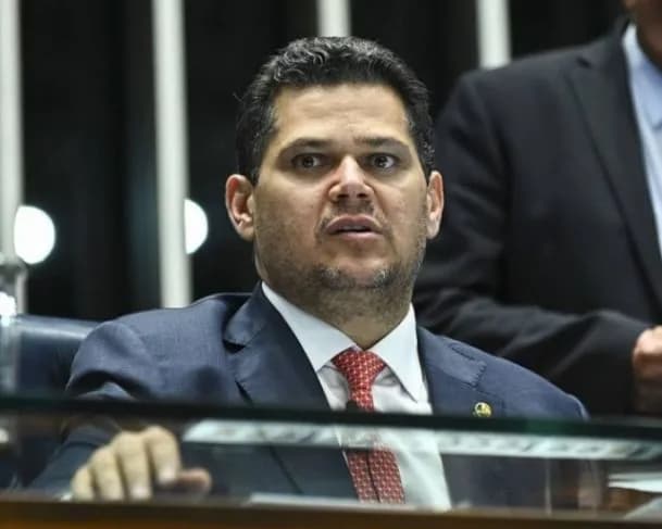 Anistia alternativa: conheça o projeto de lei articulado por Davi Alcolumbre no Senado